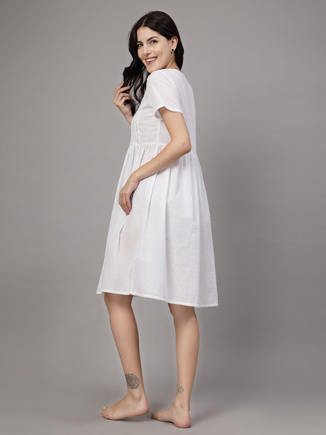 Short night dress with detailed yoke -JEFF COOPER